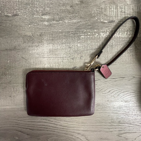 NWOT metallic red Coach wristlet - Picture 2 of 3